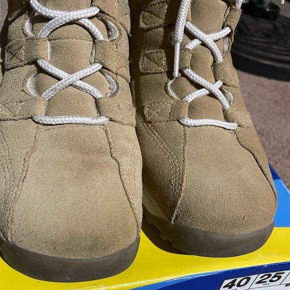 Dr. Scholl’s Boot - Picture 11 of 12